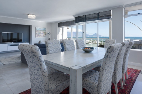 リビングダイニング